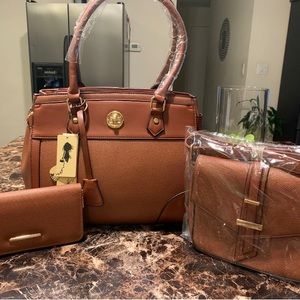 Handbag Set New       👜👜👜👜💝💝💝 and crossbody